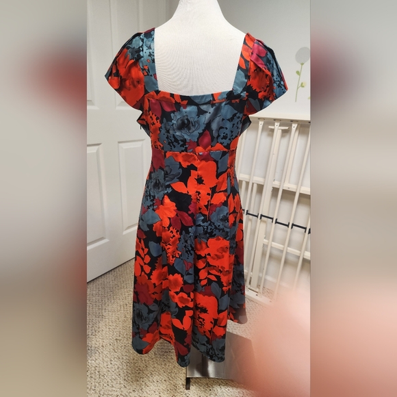 The Limited Floral Midi Dress Sz. 10 - Picture 2 of 3